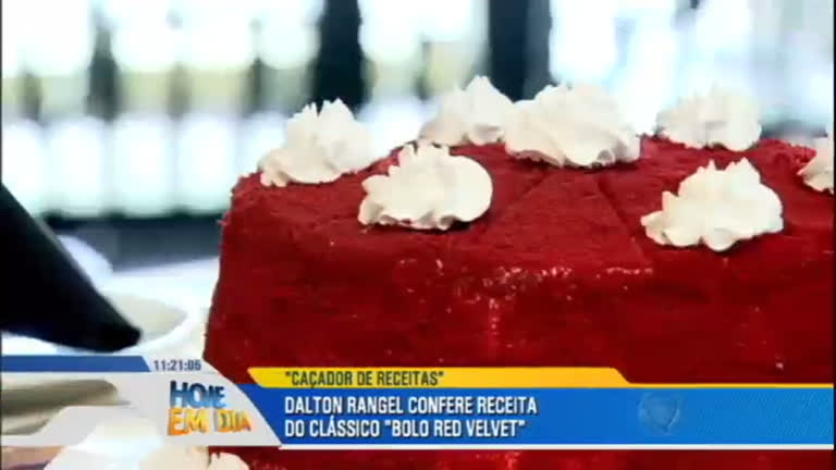 Vídeo: Dalton Rangel confere receita do clássico bolo "red velvet"