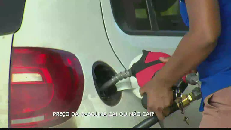Vídeo: Consumidores ainda não economizaram com redução do preço da gasolina&nbsp;