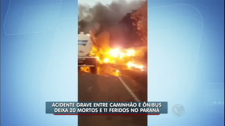 Vídeo: Acidente entre caminhão e ônibus mata 20
pessoas no Paraná
