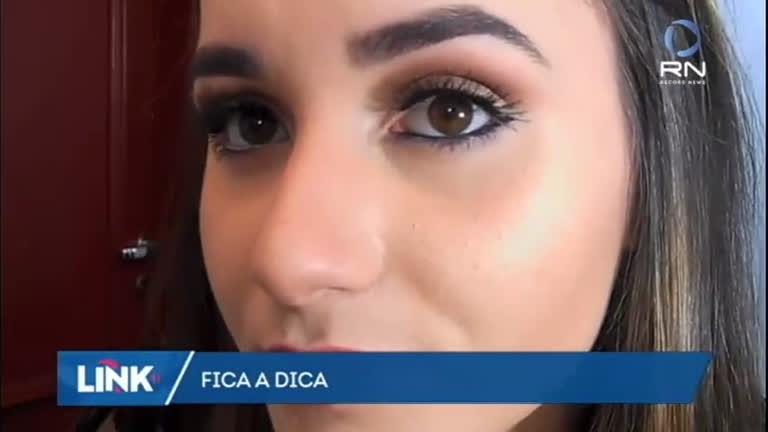 Vídeo: Fica a Dica: Vanessa Pazotto ensina a fazer linda maquiagem nos olhos