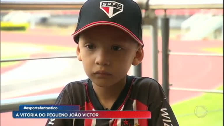 Vídeo: Depois de vencer o câncer, garotinho realiza sonho com time do SPFC
