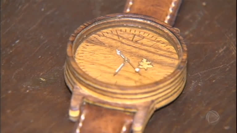 Vídeo: Empresários de Bauru (SP) produzem relógios com
madeira reutilizada&nbsp;