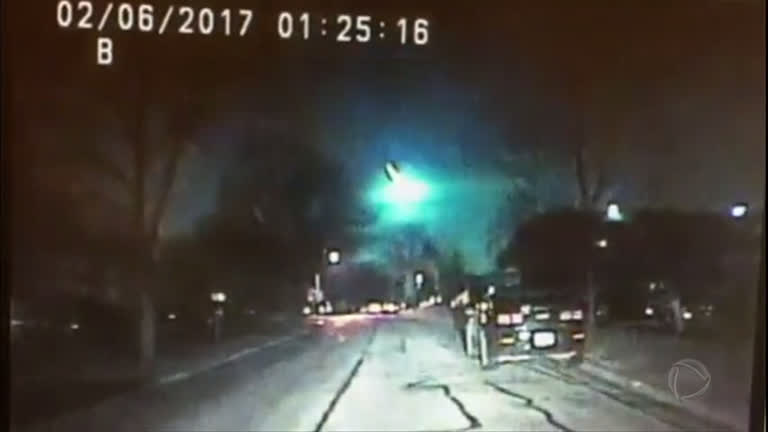 Vídeo: Câmera registra momento que meteoro
atravessa o céu de cidades dos EUA