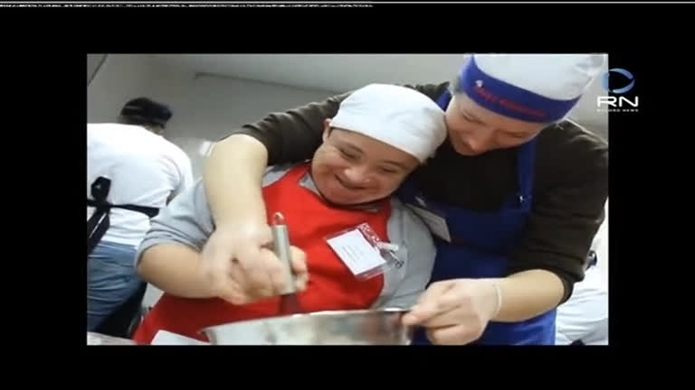 Vídeo: 

Ressoar: projeto ensina gastronomia a jovens com síndrome de
Down

