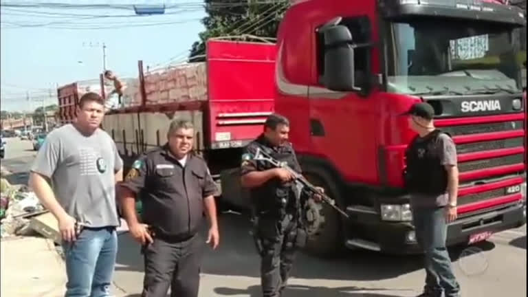 Vídeo: 

Roubo de cargas triplica no Rio de
Janeiro

