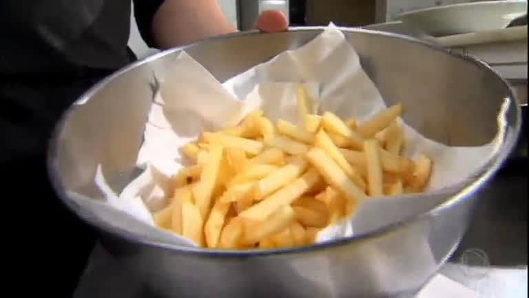 Vídeo: 

Comer batata frita duas vezes por semana
dobra os riscos de obesidade

