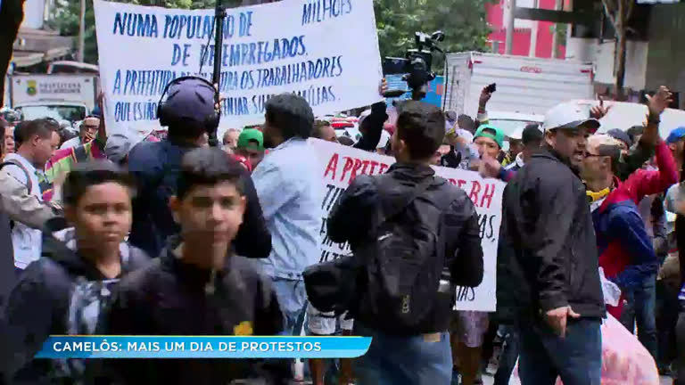 Vídeo: Ambulantes
fazem manifestações pelo terceiro dia no centro de BH