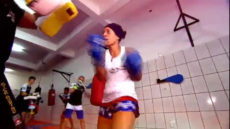 Vídeo: 

Para
vencer a obesidade, mulher investe no Kickboxing e se torna campeã brasileira
no esporte

