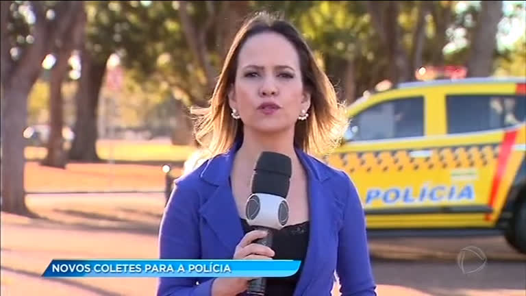 Vídeo: Governo entrega novos coletes para policiais