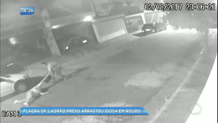 Vídeo: Homem derruba e arrasta idosa para roubar bolsa