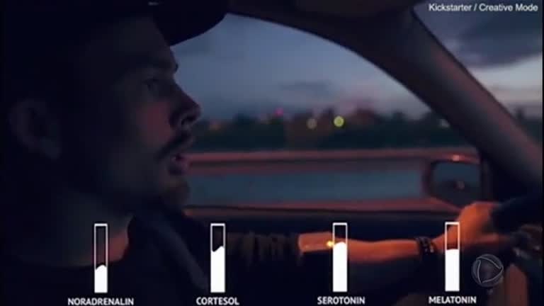 Vídeo: Pulseira dá choque em motorista que ameaçar dormir no volante
