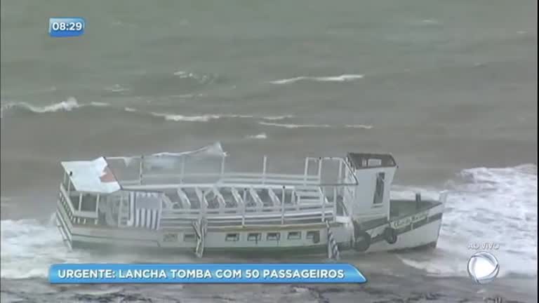 Vídeo: SP no Ar acompanha resgate de passageiros de embarcação que tombou em Salvador (BA)