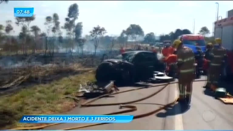 Vídeo: Carros batem de frente em Brazlândia e deixam um morto e três feridos