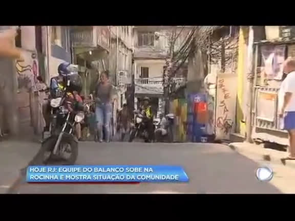 Vídeo: Equipe da Record TV mostra situação da Rocinha nesta quarta-feira (11)
