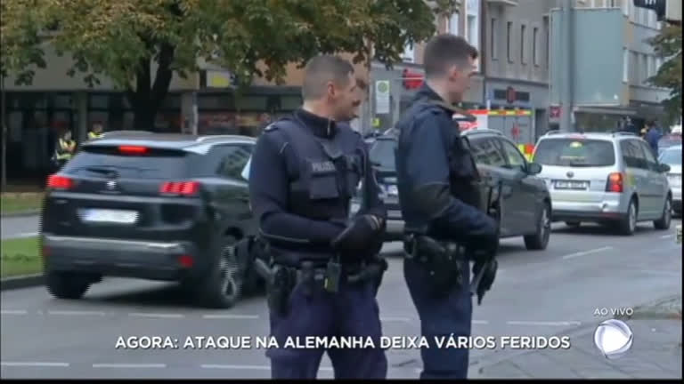 Vídeo: Homem esfaqueia várias pessoas na Alemanha e foge