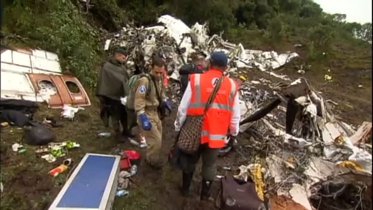 Vídeo: Um ano após a tragédia, Chapecó (SC) faz homenagem para vítimas do voo da Chapecoense