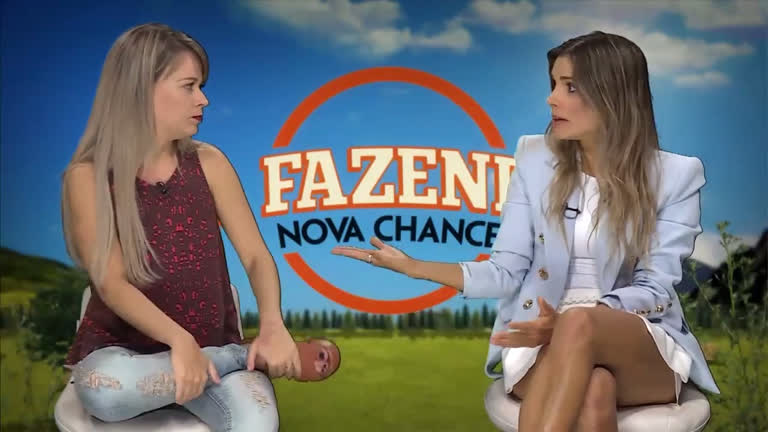 Vídeo: Flávia fala sobre seu relacionamento com Marcos Harter e a fama de "vtezeira"