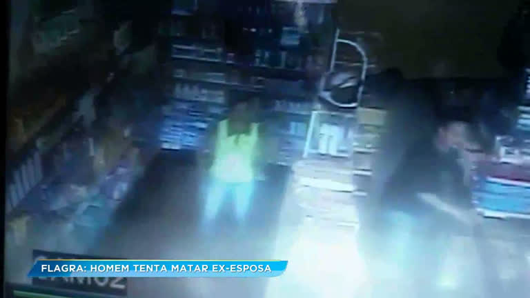 Vídeo: Homem tenta matar a ex-esposa dentro de um supermercado
