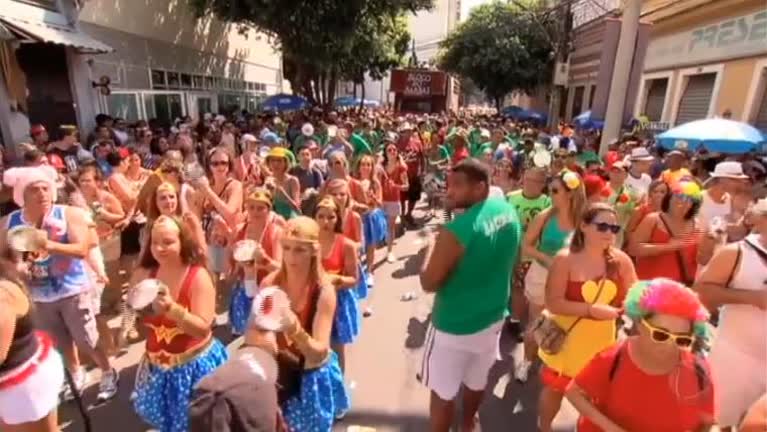 Vídeo: Turistas lotam os hotéis do Rio de Janeiro durante o Carnaval