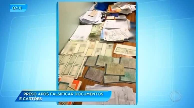 Vídeo: Homem é preso por falsificar documentos para fazer compras