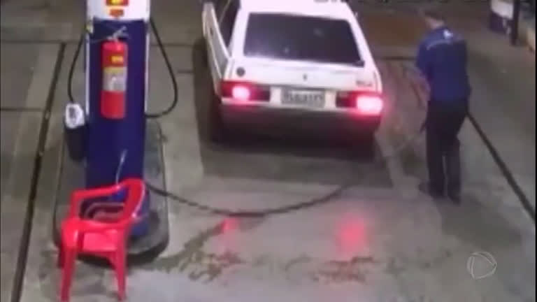 Vídeo: Motorista aplica golpe em postos de gasolina em Londrina (PR)