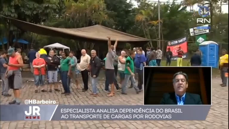 Vídeo: Especialista analisa dependência do Brasil ao transporte de cargas por rodovias