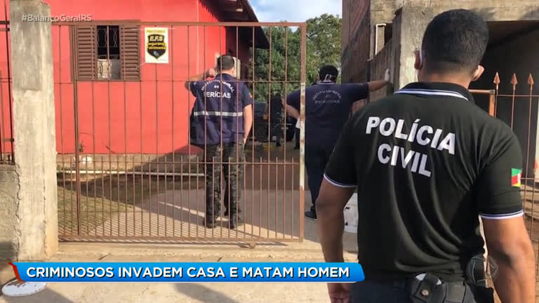 Criminosos invadem casa e matam homem - Record TV RS - R7 Balanço Geral RS