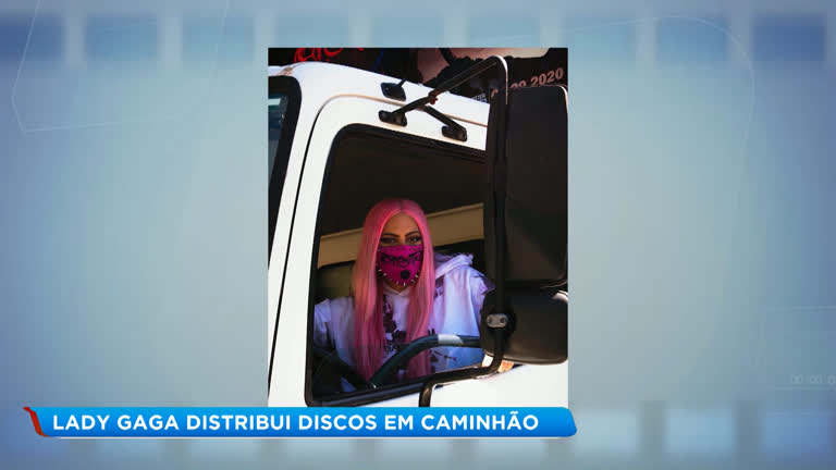 Vídeo: A Hora da Venenosa: Lady Gaga distribui discos dirigindo caminhão
