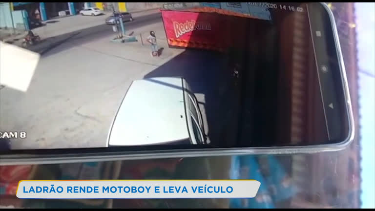 Vídeo: Assaltante rouba moto em plena luz do dia em bairro de BH