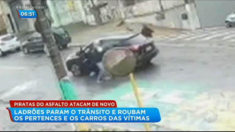 Vídeo: "Piratas do asfalto" param trânsito para fazer arrastão no Sacomã, em SP