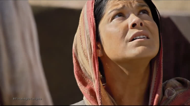 Vídeo: Natália não perde a fé em Deus: “Ele irá nos salvar” - Novela Apocalipse