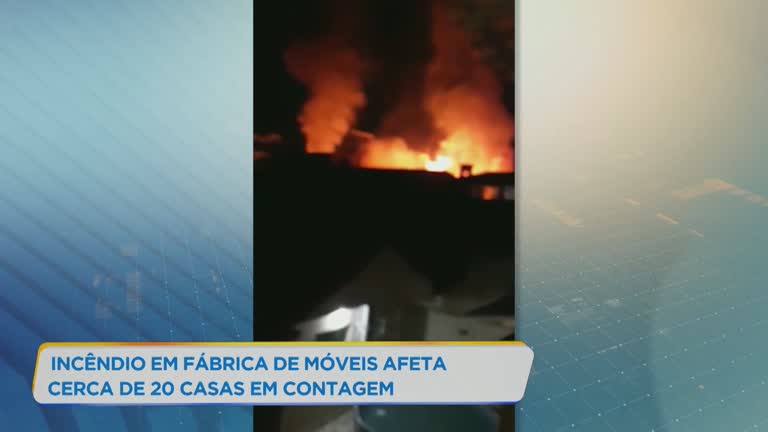Vídeo: Incêndio em fábrica clandestina afeta estrutura de 20 casas em MG