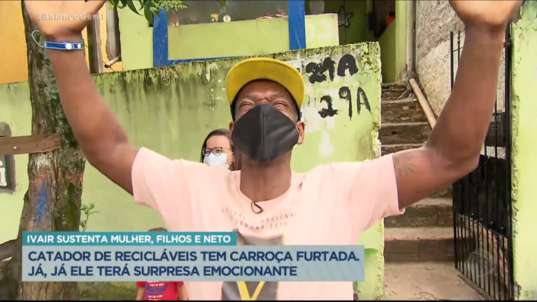 Vídeo: Catador de recicláveis que teve carroça furtada ganha surpresa de telespectador do Balanço