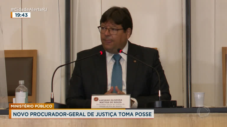 Vídeo: Novo procurador-geral de Justiça toma posse no RJ