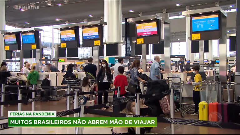 Vídeo: Brasileiros ignoram pandemia e marcam viagens internacionais