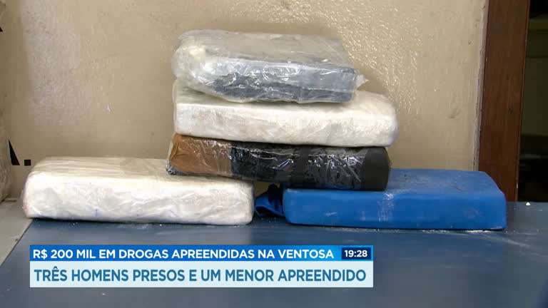 Vídeo: Polícia prende 3 suspeitos e apreende R$ 200 mil em drogas em BH