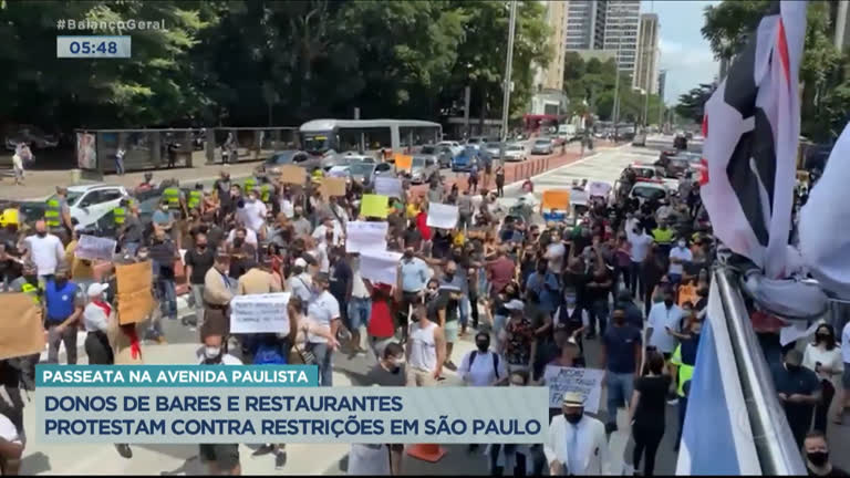 Vídeo: Donos de bares e restaurantes protestam contra restrições em São Paulo