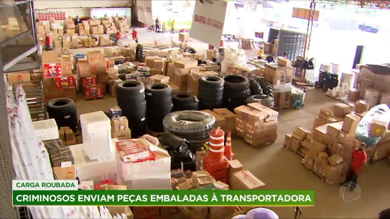 Vídeo: Criminosos enviam peças roubadas embaladas à transportadora