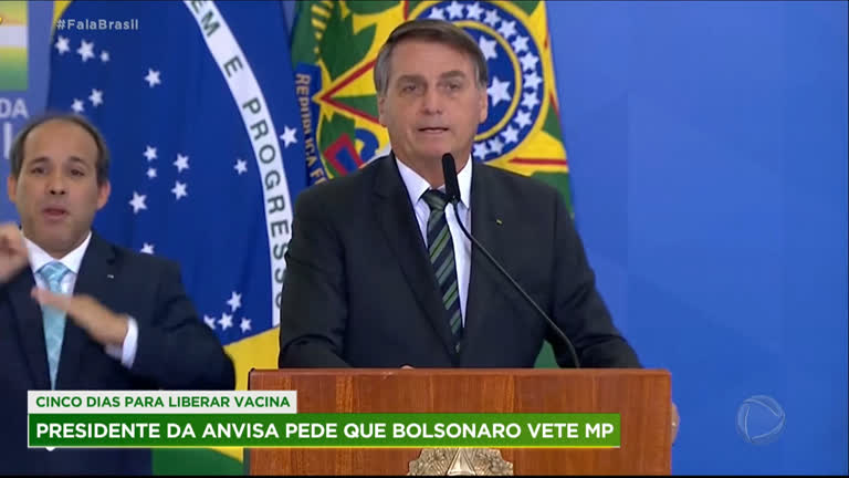 Vídeo: Anvisa pede que Bolsonaro vete alterações na MP das vacinas