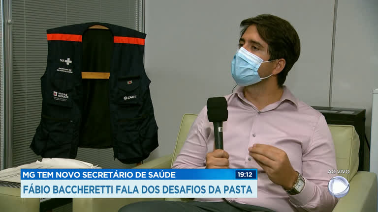 Vídeo: Secretário Fábio Baccheretti fala sobre pandemia e vacinação em MG