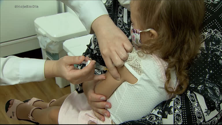 Vídeo: Falta de vacinação contra meningite deixa crianças em risco