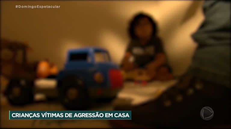 Janja e Almeida 'alfinetam' Bolsonaro em ação contra abuso sexual infantil