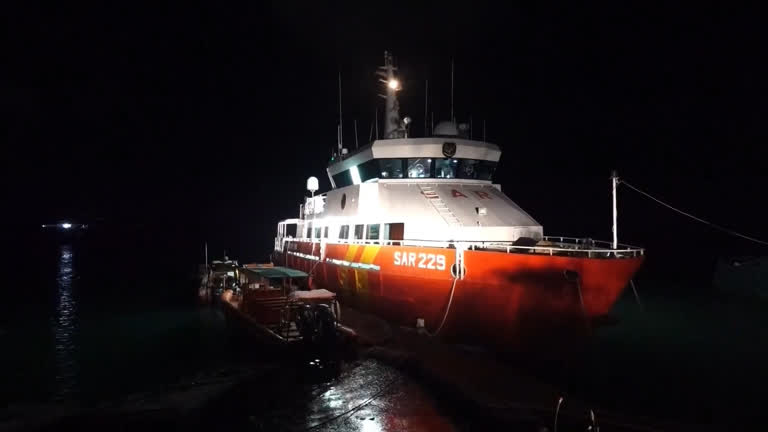 Vídeo: Submarino desaparecido na Indonésia tem só 72h de oxigênio
