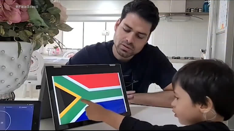Vídeo: Menino de 3 anos surpreende pais e decora capitais e bandeiras