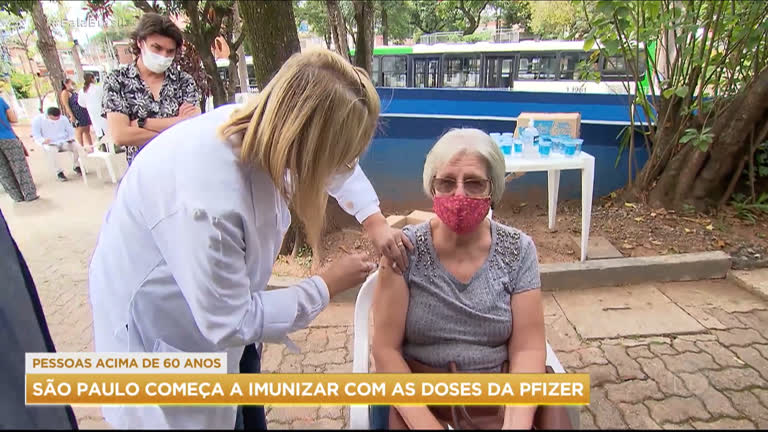 Vídeo: São Paulo inicia imunização com doses da Pfizer nesta quinta (6)
