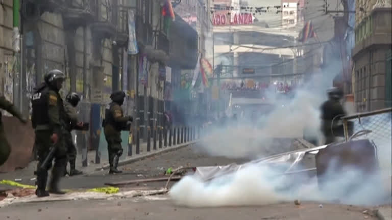 Vídeo: Bolívia prende 5 por corrupção em compra de gás lacrimogêneo