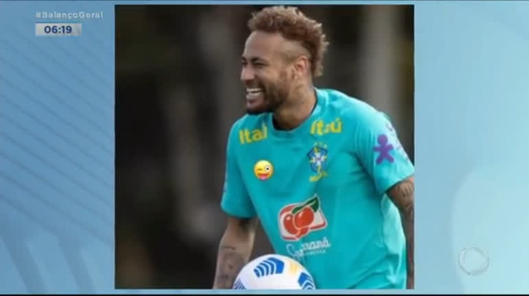 Vídeo: Neymar esconde marca de material esportivo após denúncia de abuso