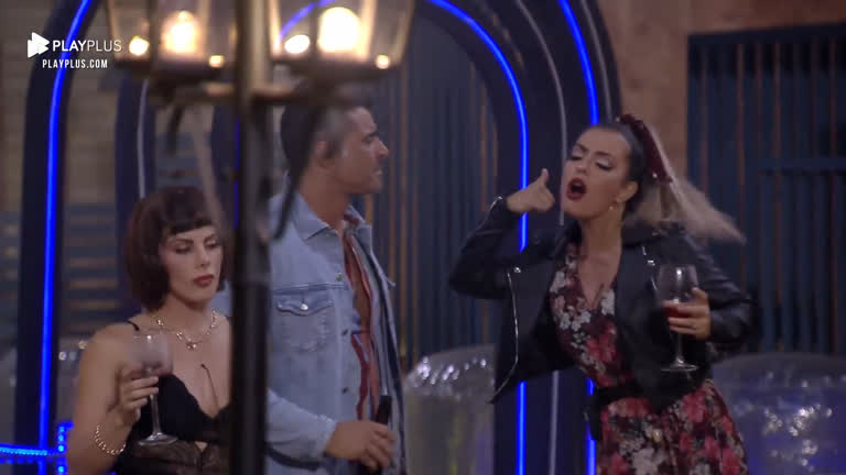 Li Martins e JP fazem performance na festa Romance - Power Couple