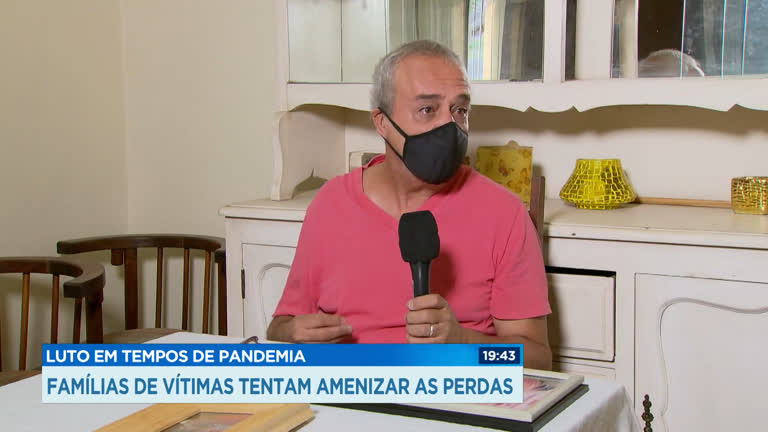 Vídeo: Famílias de vítimas da covid em MG tentam amenizar as perdas