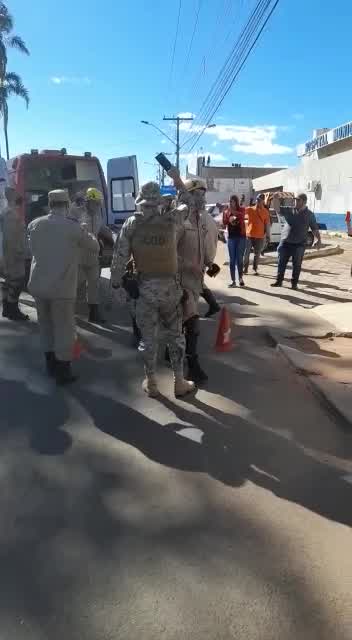 Vídeo: Imagens mostram chegada de Lázaro Barbosa a hospital de Goiás